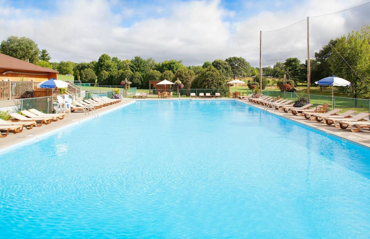 Bluegreen Vacations Christmas Mountain Village, An Ascend Resort Wisconsin Dells Bagian luar foto