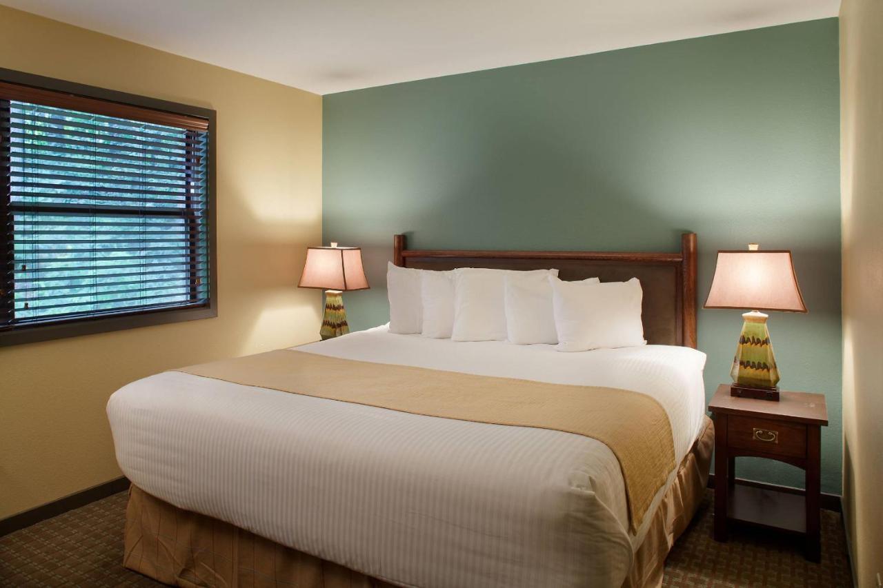 Bluegreen Vacations Christmas Mountain Village, An Ascend Resort Wisconsin Dells Bagian luar foto