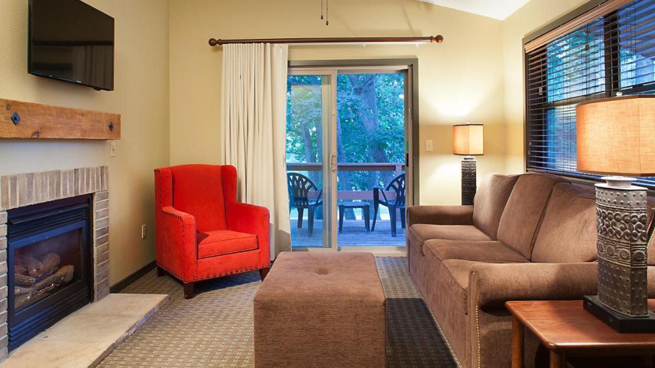 Bluegreen Vacations Christmas Mountain Village, An Ascend Resort Wisconsin Dells Bagian luar foto