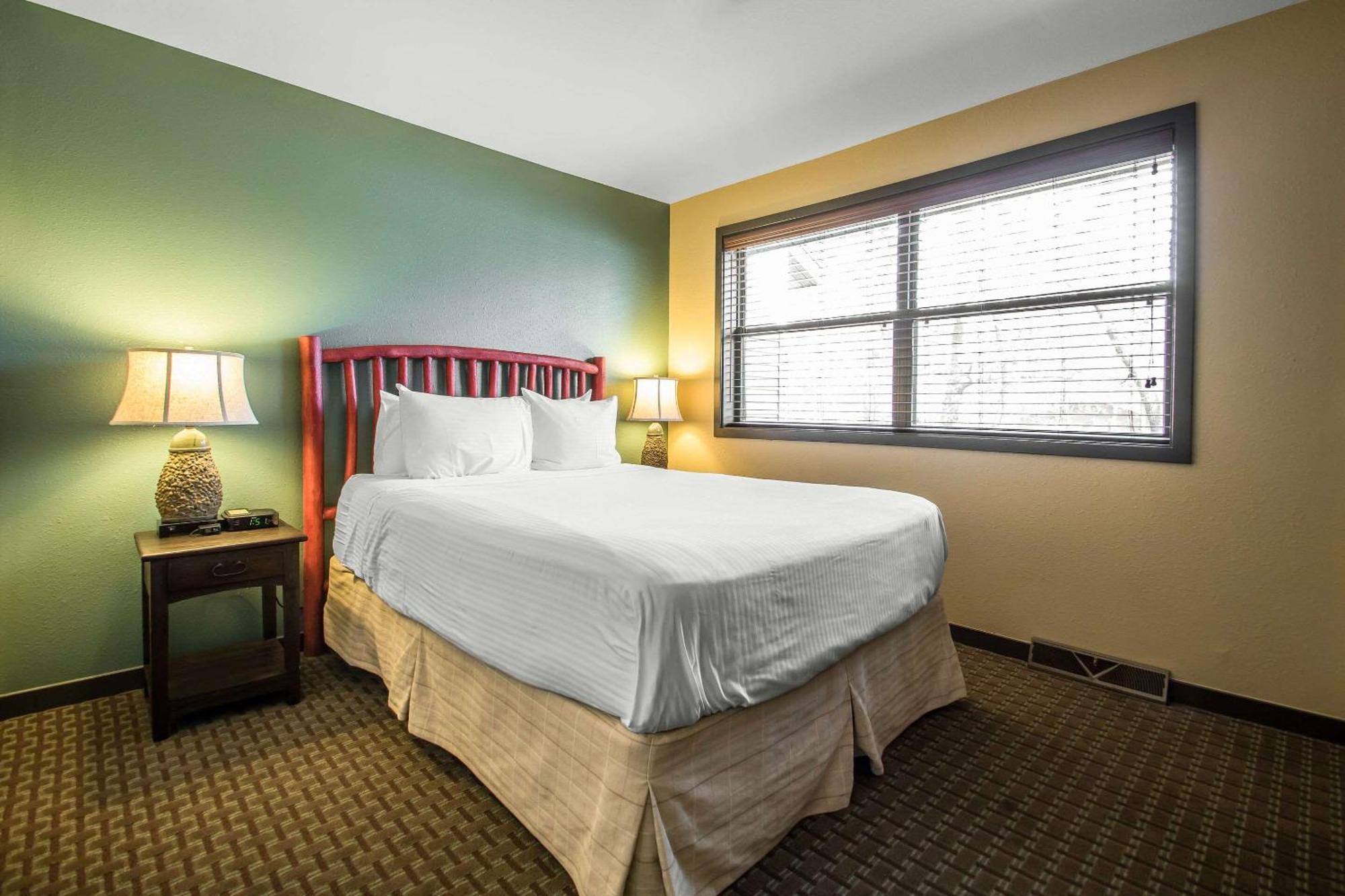 Bluegreen Vacations Christmas Mountain Village, An Ascend Resort Wisconsin Dells Bagian luar foto