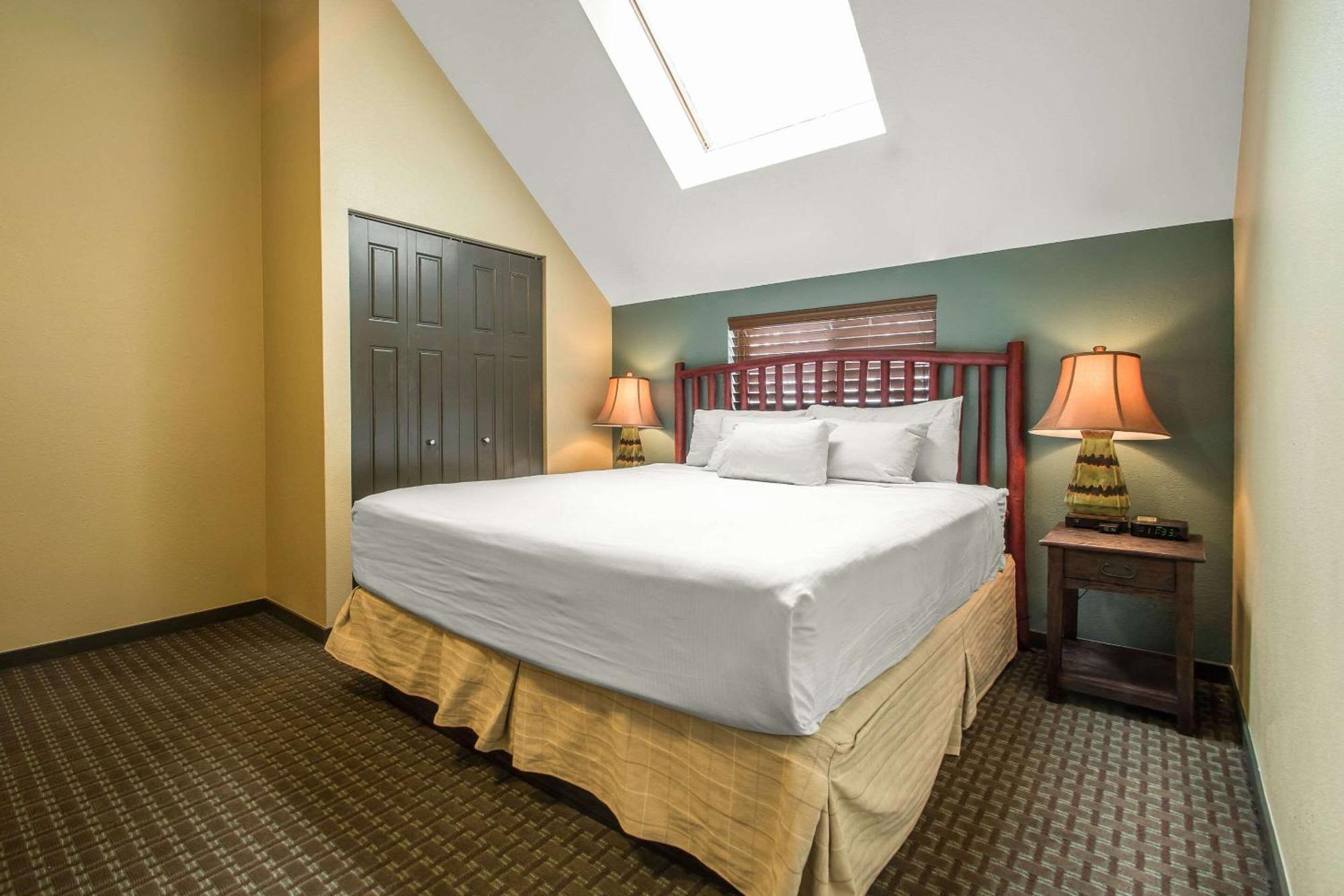 Bluegreen Vacations Christmas Mountain Village, An Ascend Resort Wisconsin Dells Bagian luar foto