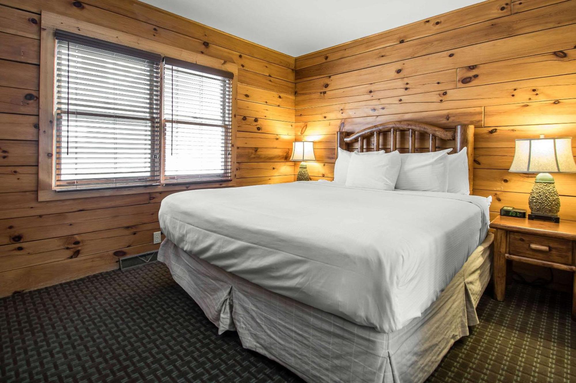 Bluegreen Vacations Christmas Mountain Village, An Ascend Resort Wisconsin Dells Bagian luar foto