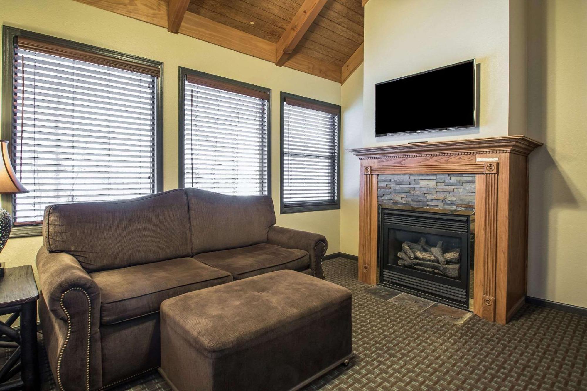 Bluegreen Vacations Christmas Mountain Village, An Ascend Resort Wisconsin Dells Bagian luar foto